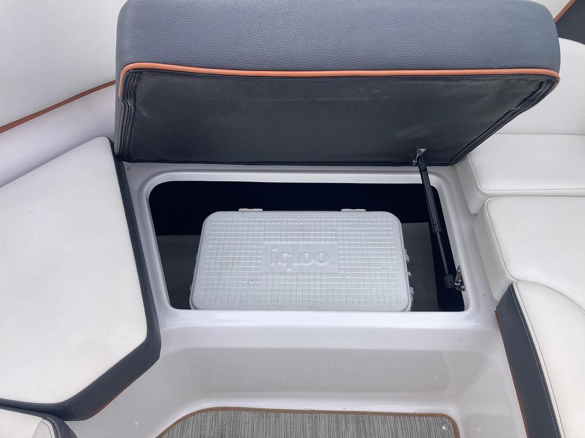 Used 2017 Regal 2000 ESX