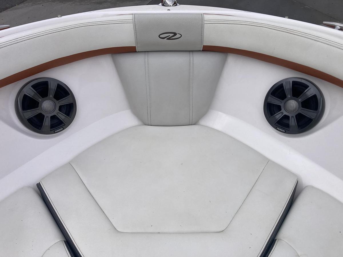 Used 2017 Regal 2000 ESX