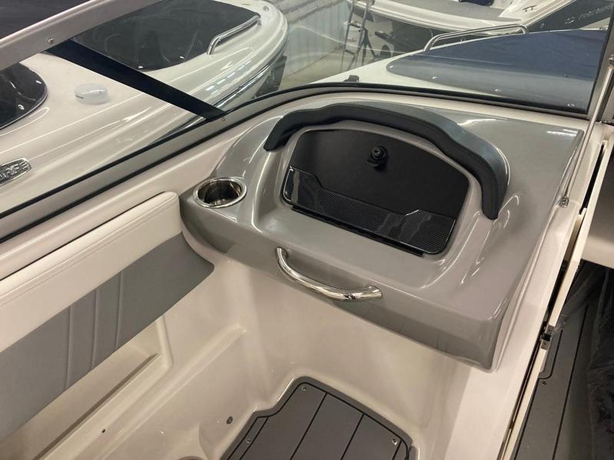 2024 Chaparral 23 Surf