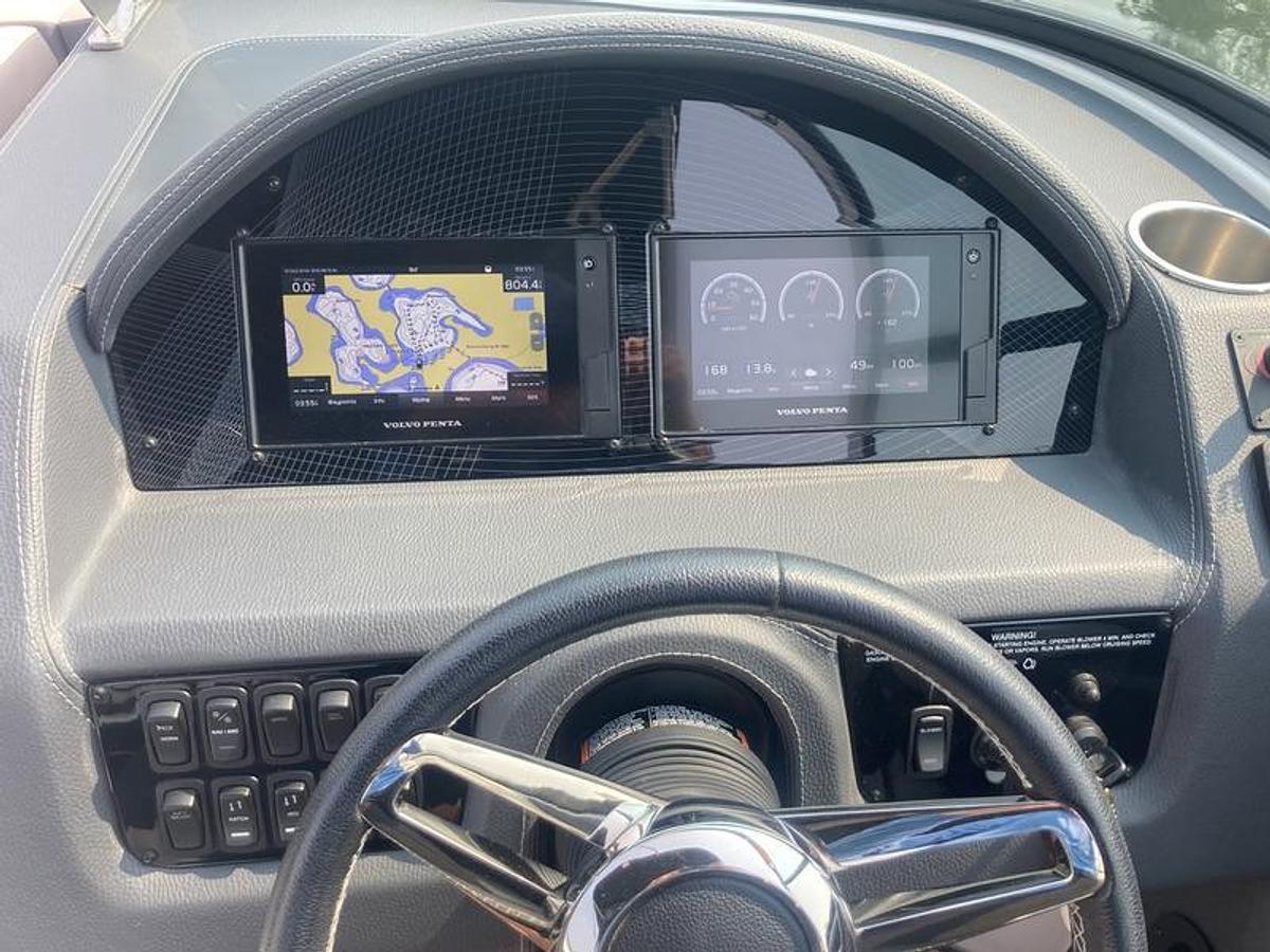 Used 2021 Regal 2800