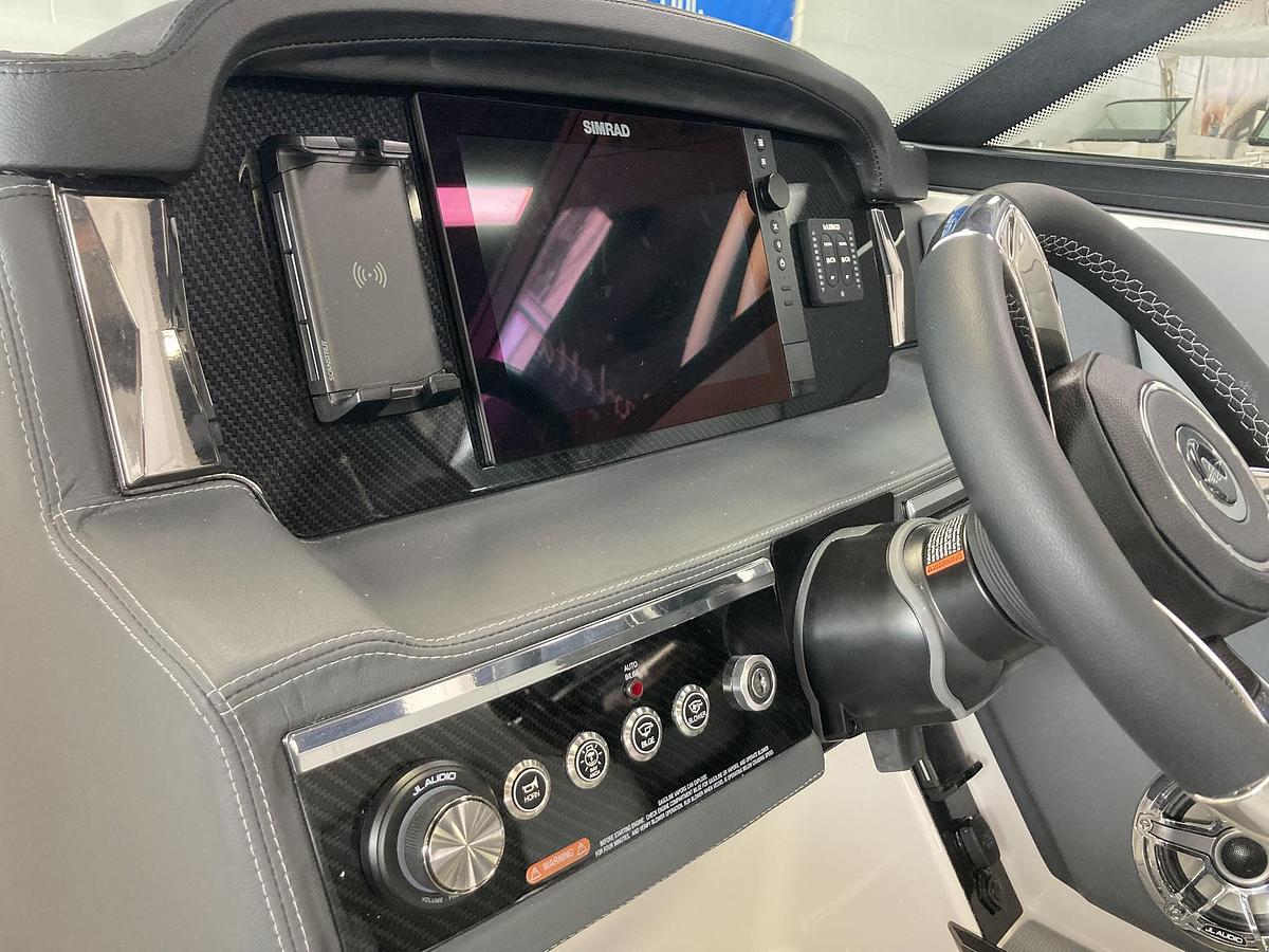 2026 Chaparral SSX 8