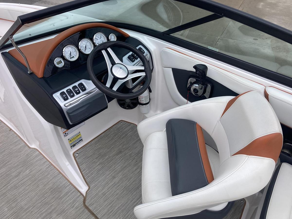 Used 2017 Regal 2000 ESX