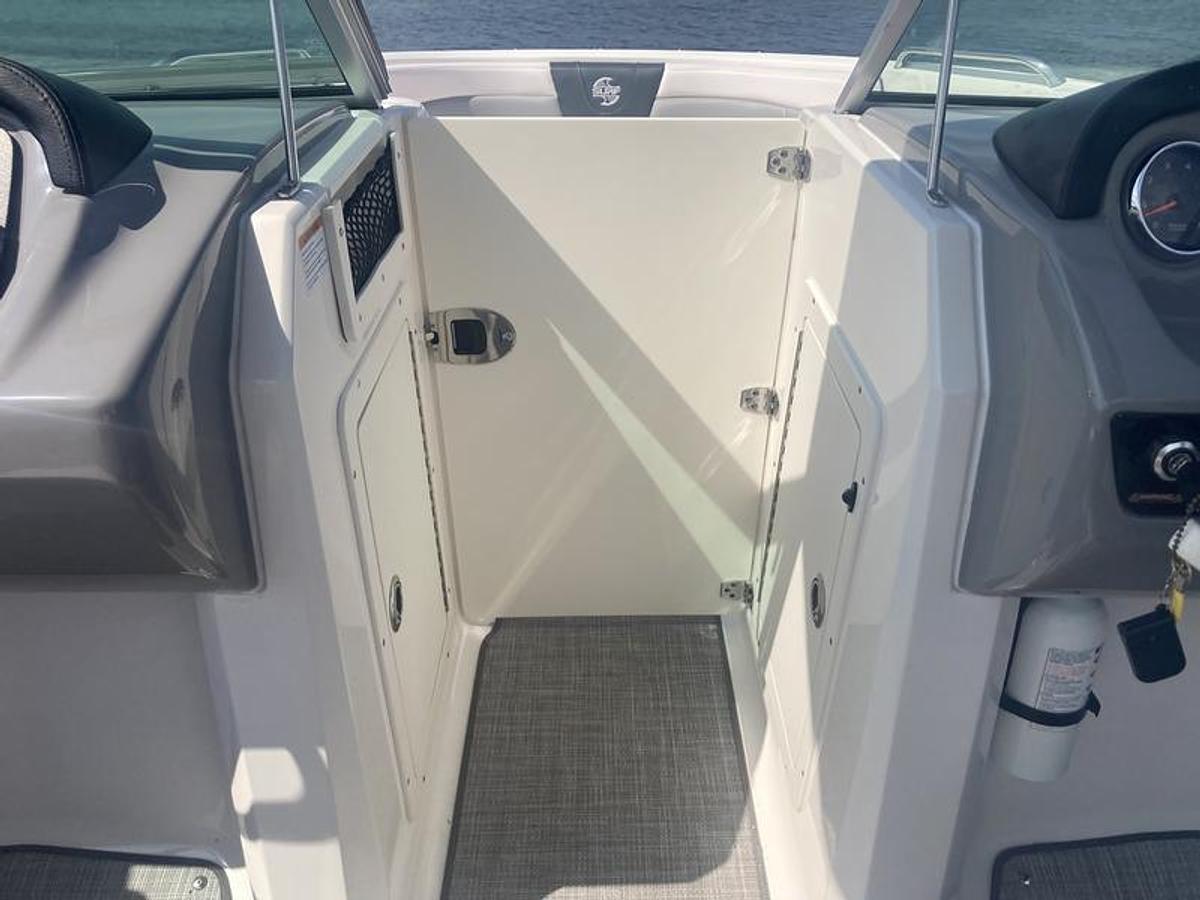 Used 2020 Chaparral 21 Surf