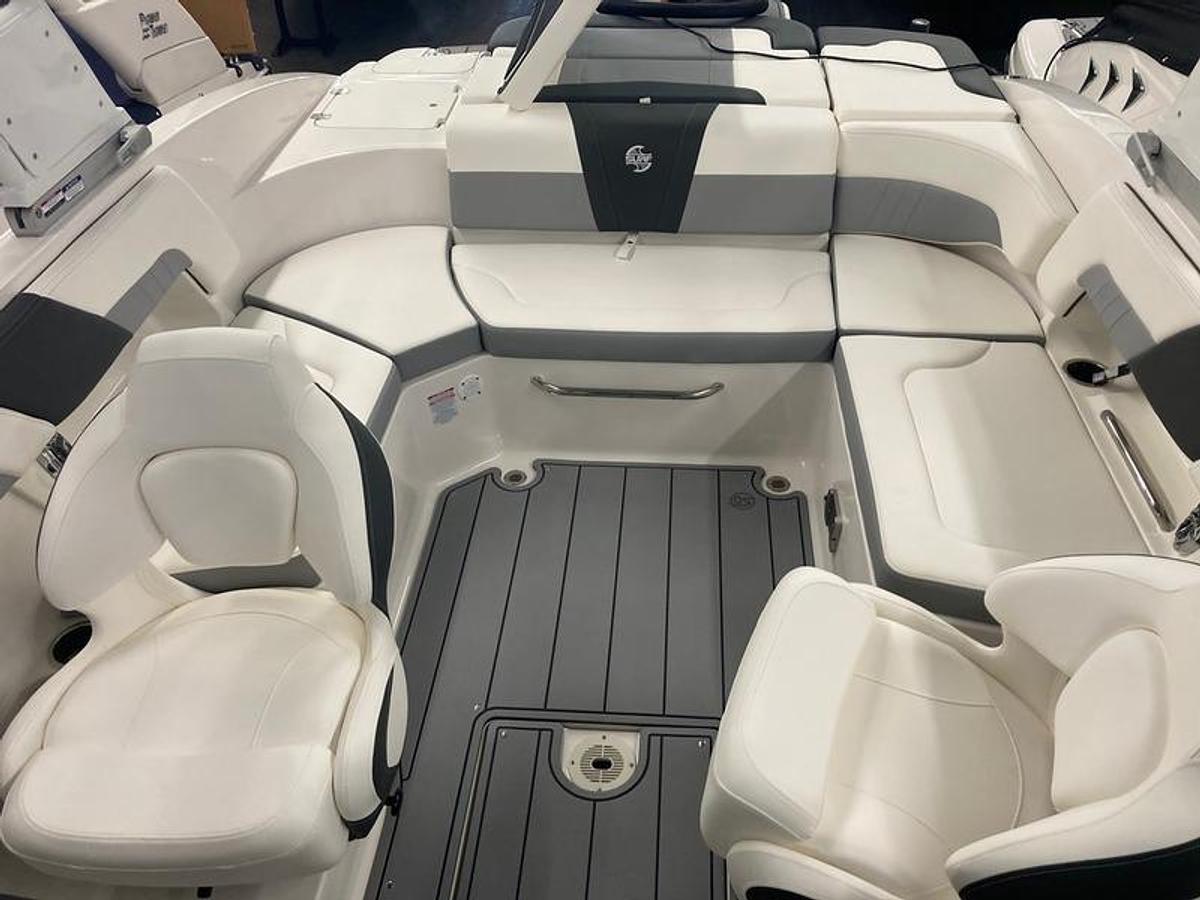 2024 Chaparral 23 Surf