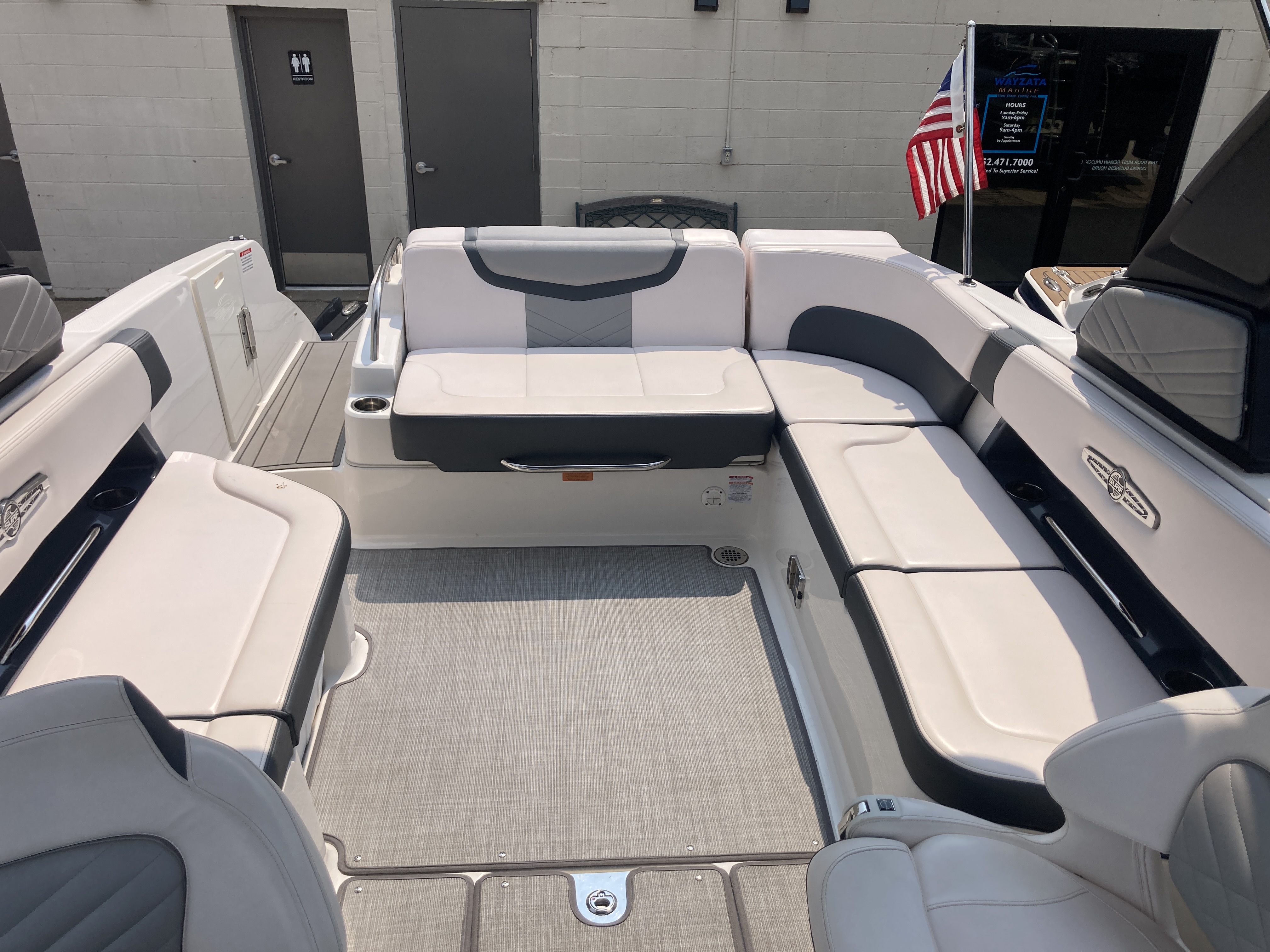 Used 2020 Chaparral 297 Surf