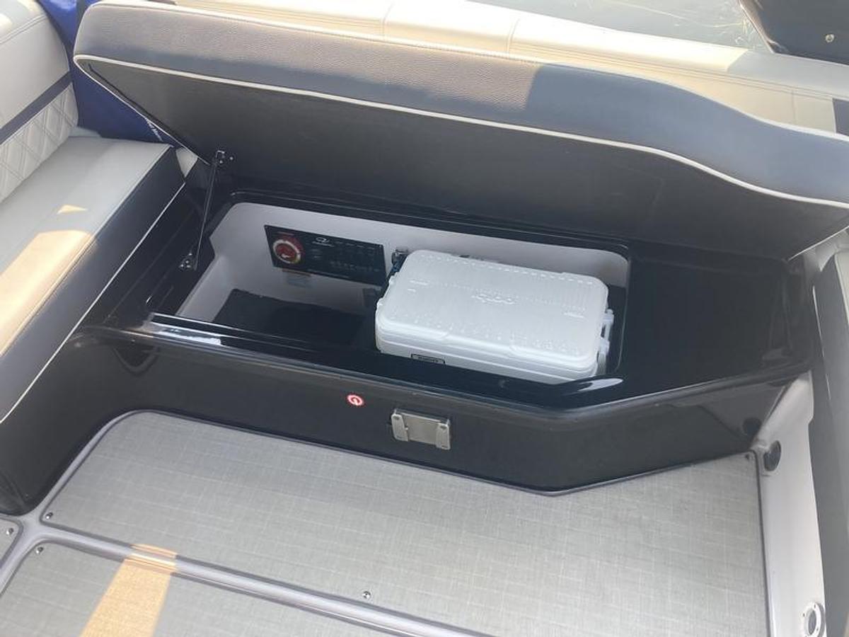 Used 2021 Regal 2800