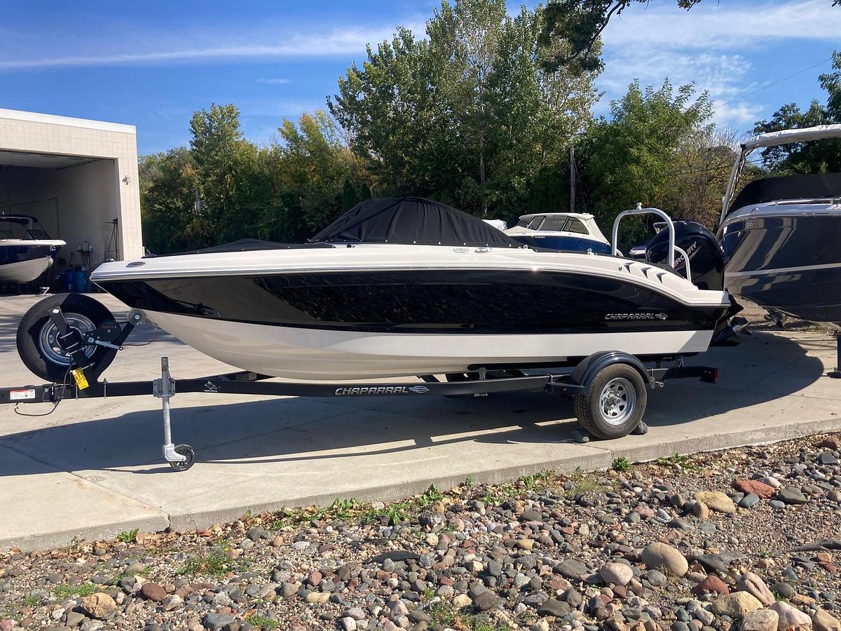 2025 Chaparral 19 SSI Outboard