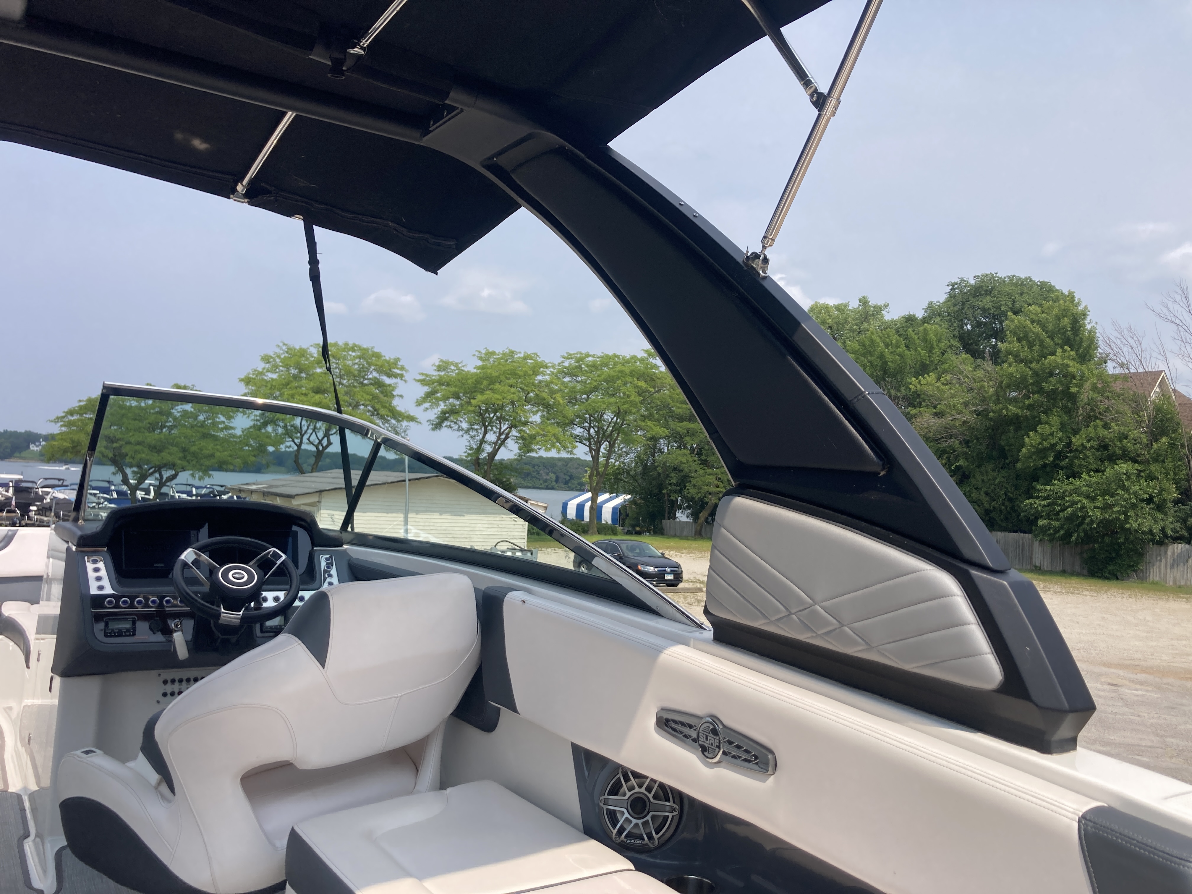 Used 2020 Chaparral 297 Surf