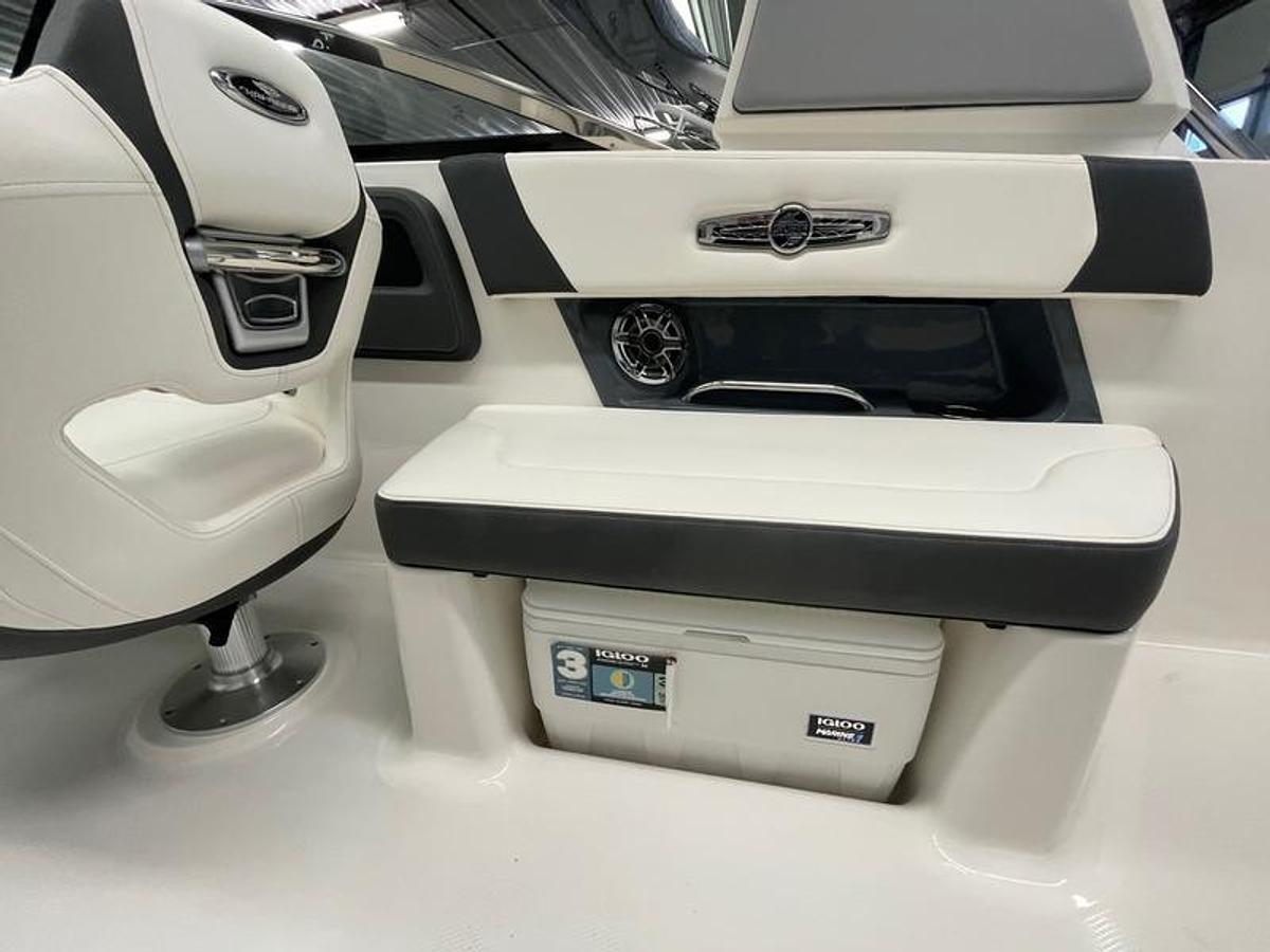 2024 Chaparral 28 Surf