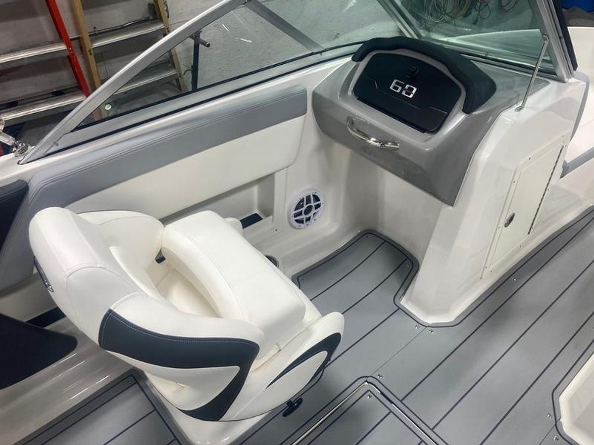 2025 Chaparral 19 SSI Outboard