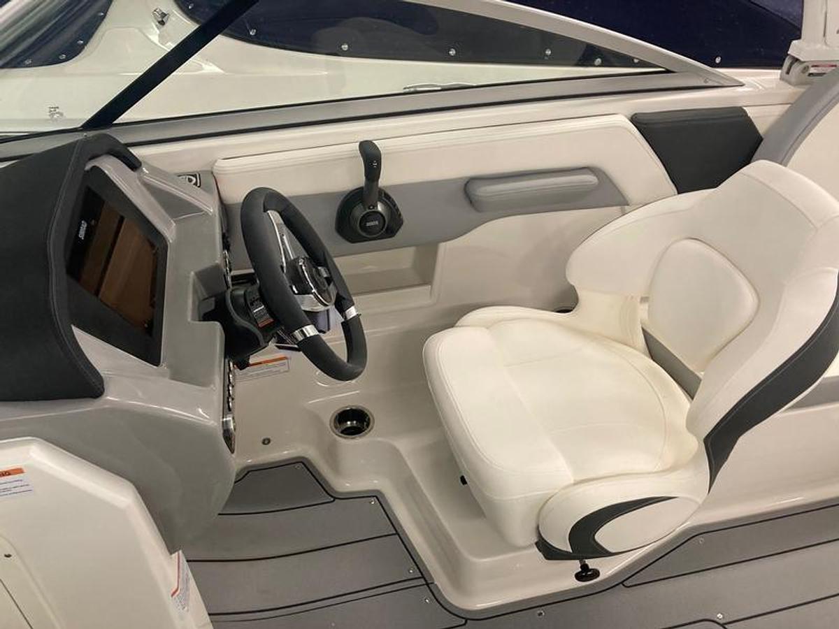 2024 Chaparral 23 Surf