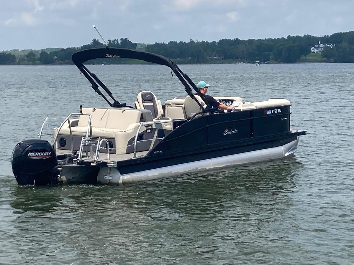 Barletta Boats Cabrio 22UC
