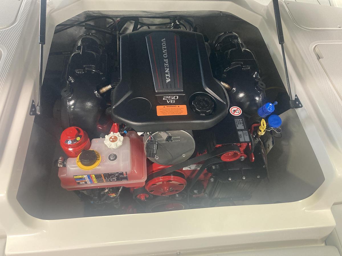 2027 Chaparral 21 SSi