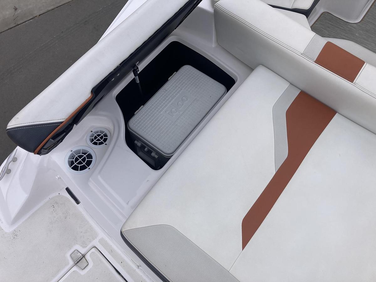 Used 2017 Regal 2000 ESX