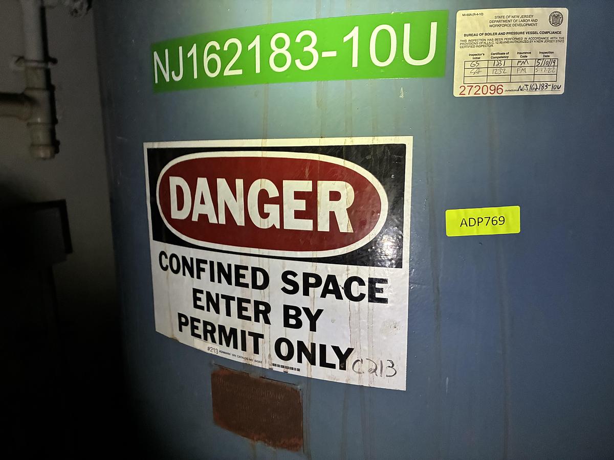 Used Industrial Compressed Air Receiver Tank - Vertical Storage Vessel