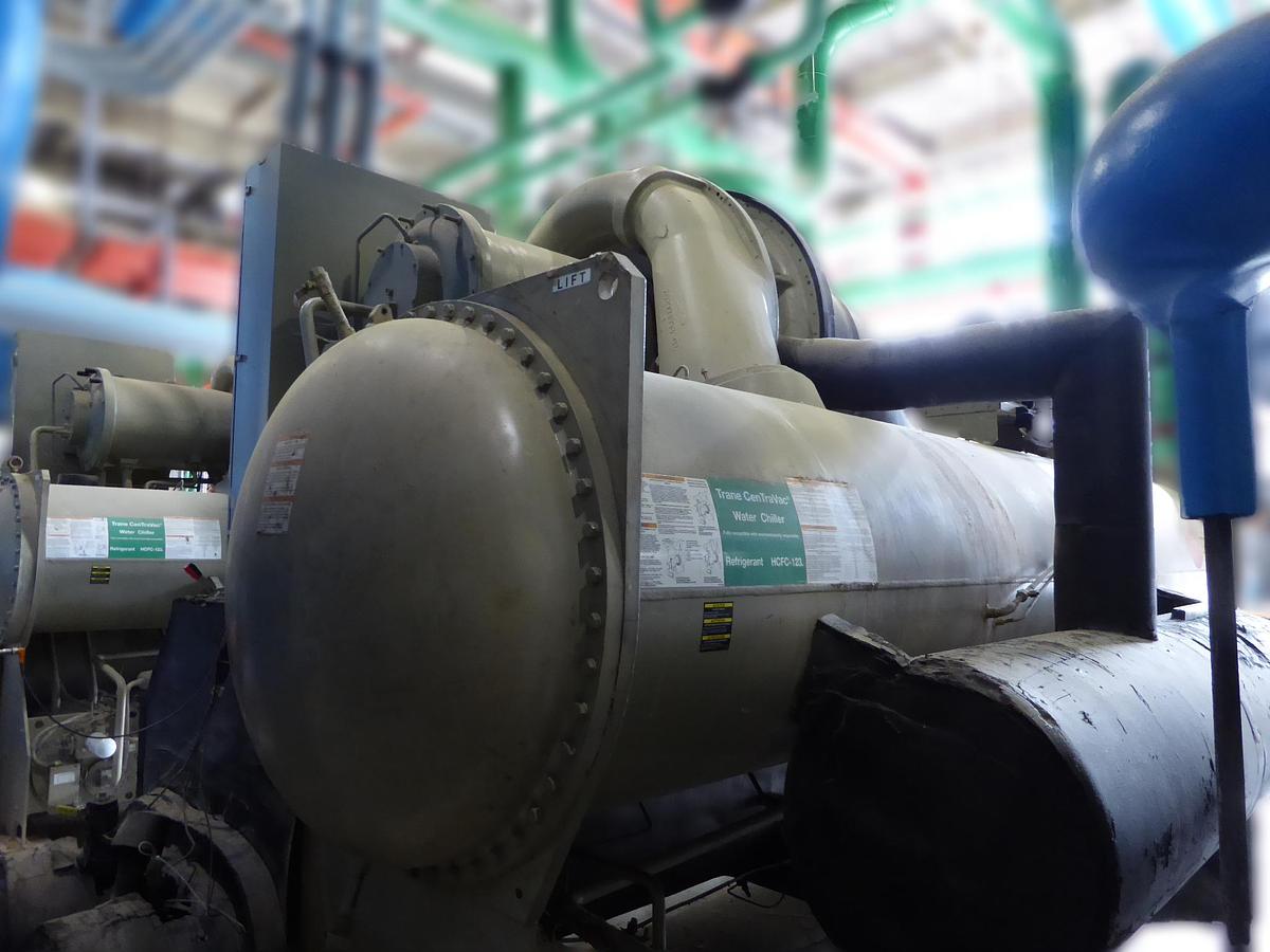 Used Trane CenTraVac Water Chiller 800 Tons – CVHF1300