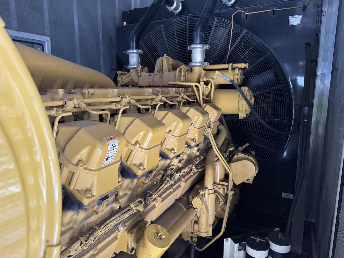 Used Caterpillar 2000 kW Diesel Generator Set - SR4B with SBS2020 Switchgear