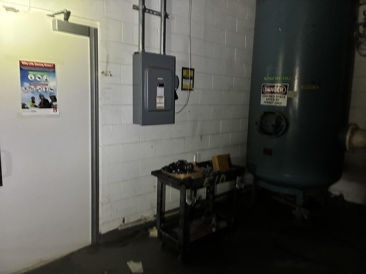 Used Industrial Hot Water Storage Tank System – 120 PSI
