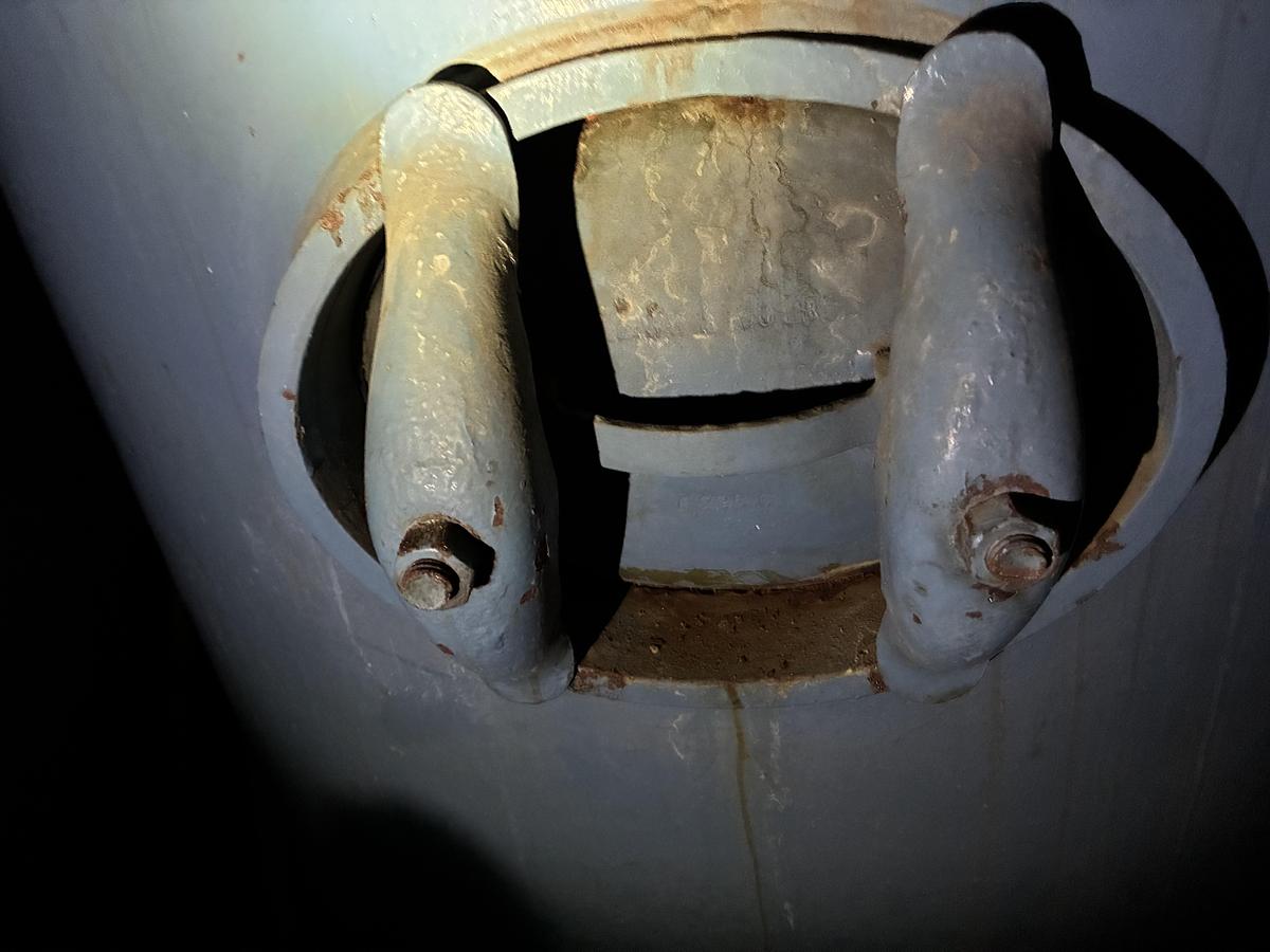 Used Industrial Compressed Air Receiver Tank - Vertical Storage Vessel