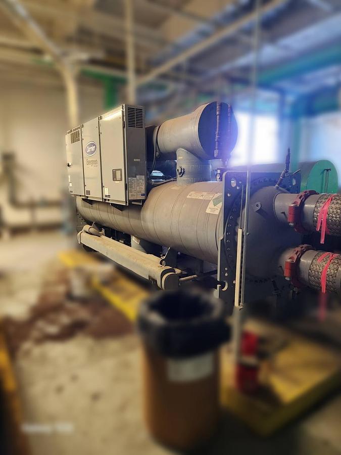 Used Carrier 23XRV5568NRAA50-S 500 Ton Water-Cooled Liquid Chiller – 2012, R-134a