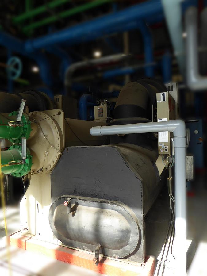 Used Trane CenTraVac Water Chiller 600 Tons – CVHF570