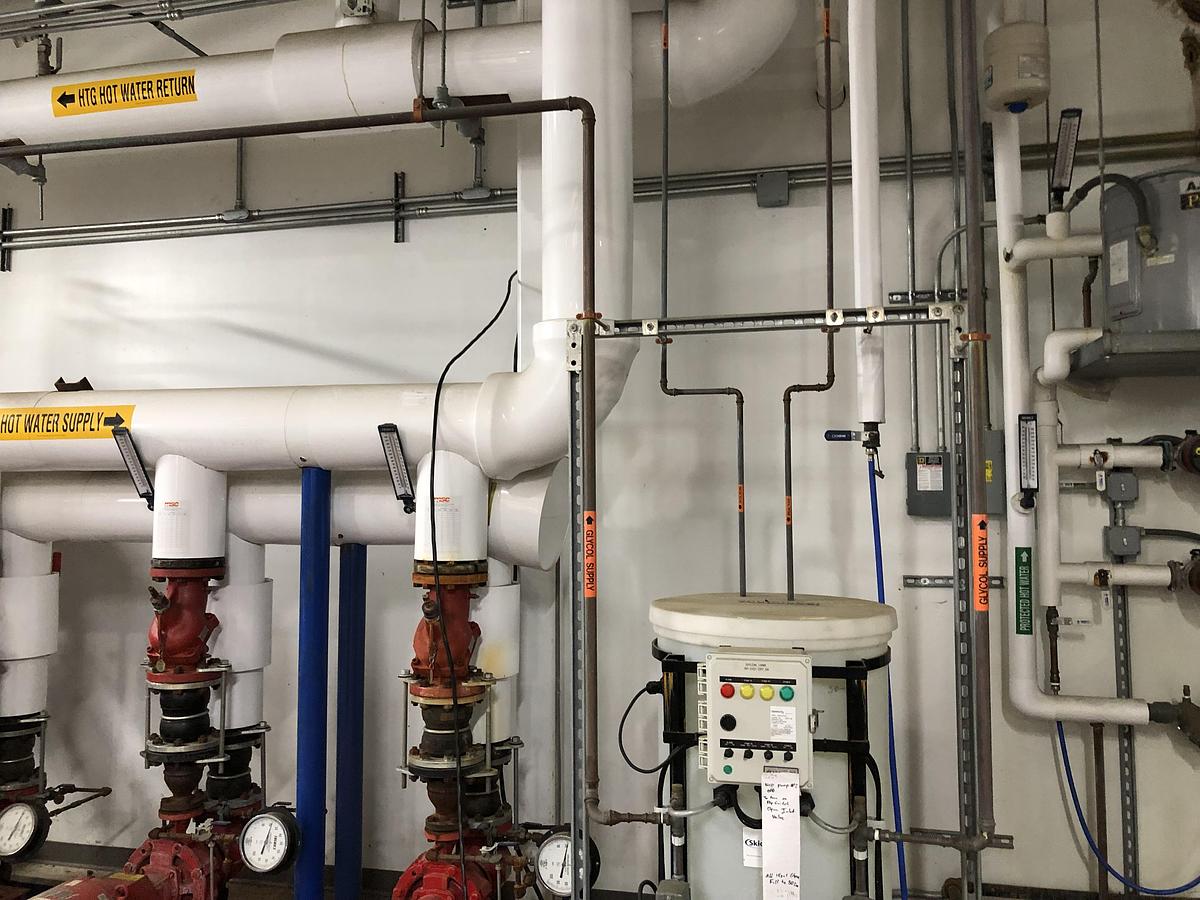 Used Skidmore Commercial Clear Water Tank System with Dual Marathon Motors