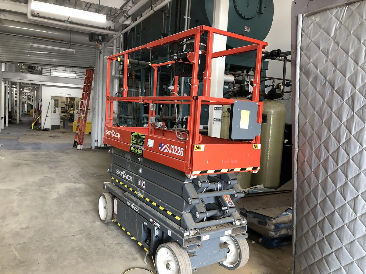 Used Skyjack Electric Scissor Lift SJ3226