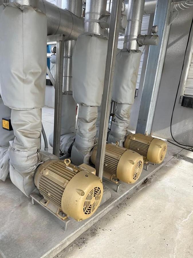 Used Evapco West Model AT 212-4N24 Cooling Tower with Baldor Reliance Super-E Pump Motors S/N 22P124419