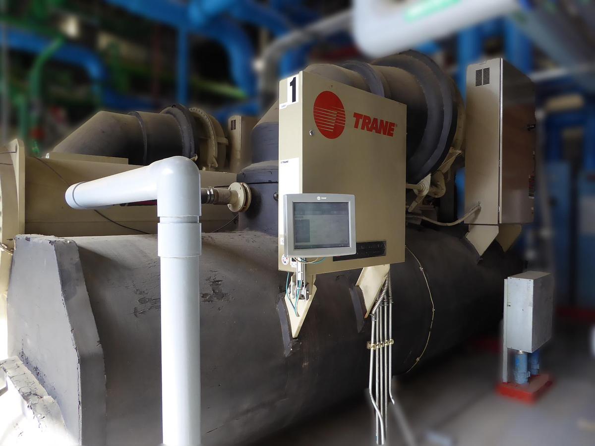 Used Trane CenTraVac Water Chiller 600 Tons – CVHF570