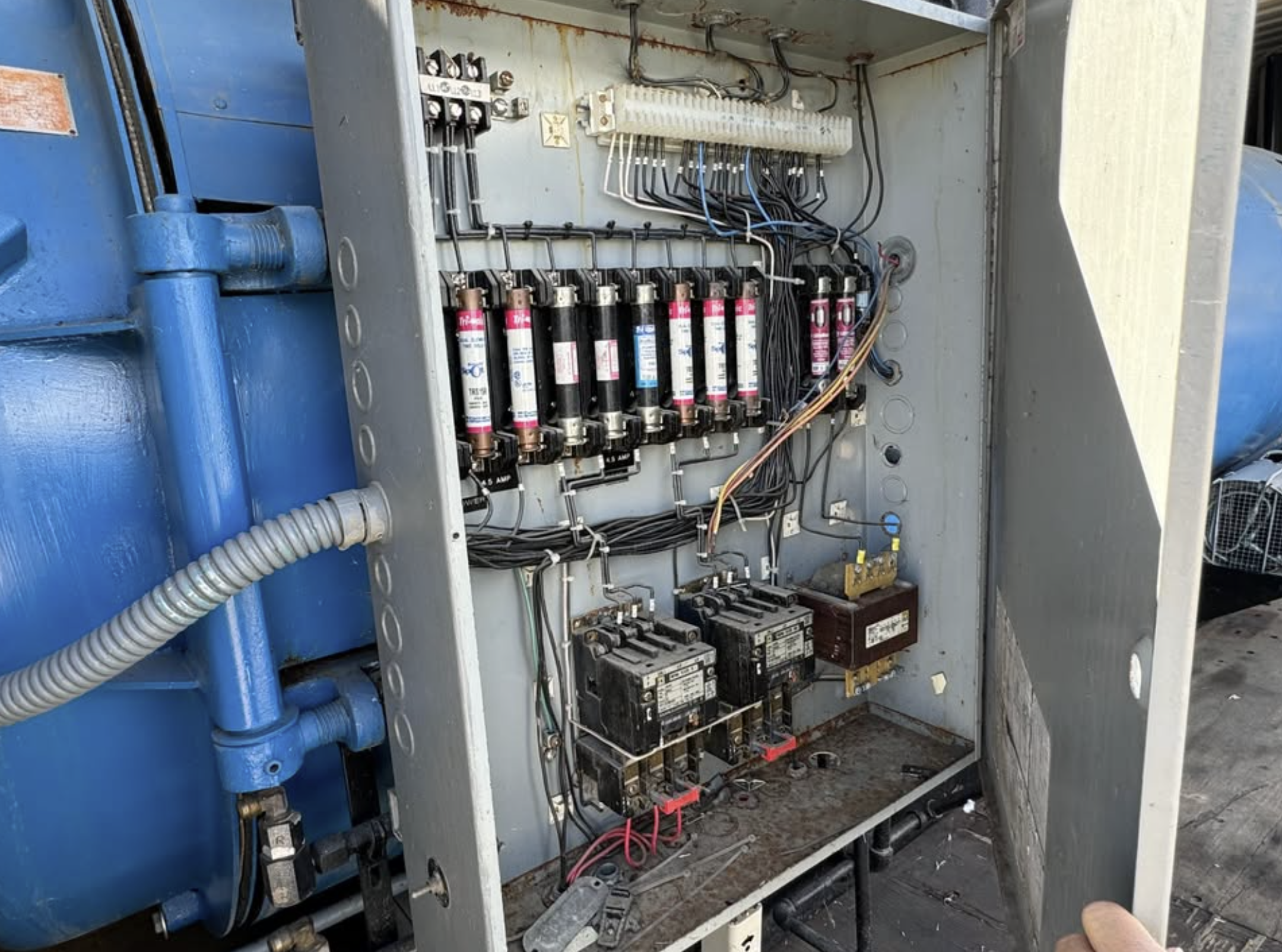 Used Cleaver Brooks CB-900-100 Packaged Steam Boiler 100 HP Low Pressure Dual Fuel Gas Oil 15 PSI Container Mounted Skid Built 1979