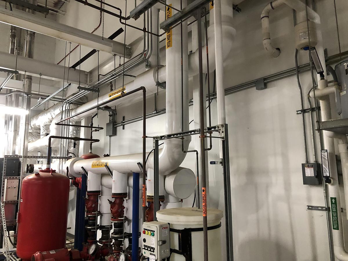 Used Skidmore Commercial Clear Water Tank System with Dual Marathon Motors