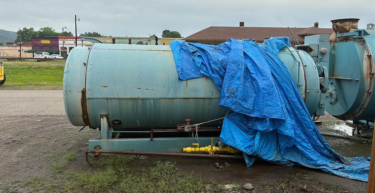 Used 1992 Cleaver Brooks CB-200-150 150 HP High Pressure Steam Boiler Natural Gas Oil Fired 150 PSI S/N L 91225 National Board No. 03010