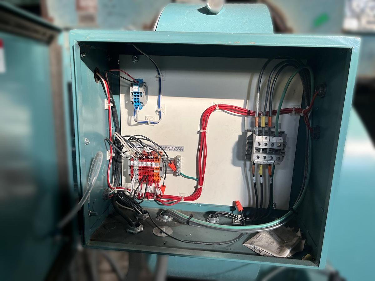 Used Burnham 700 HP 150 PSI Industrial Steam Boiler - 3P-700-50-LB with Cleaver Brooks Controls