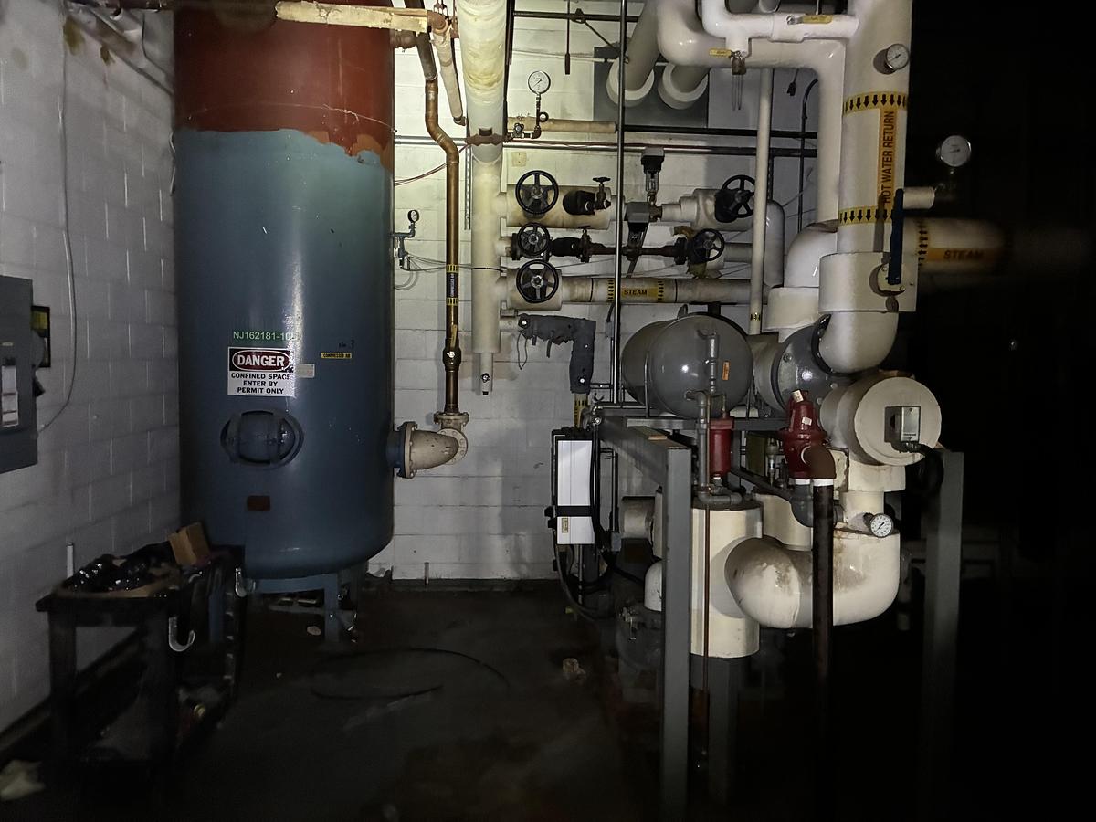 Used Industrial Hot Water Storage Tank System – 120 PSI