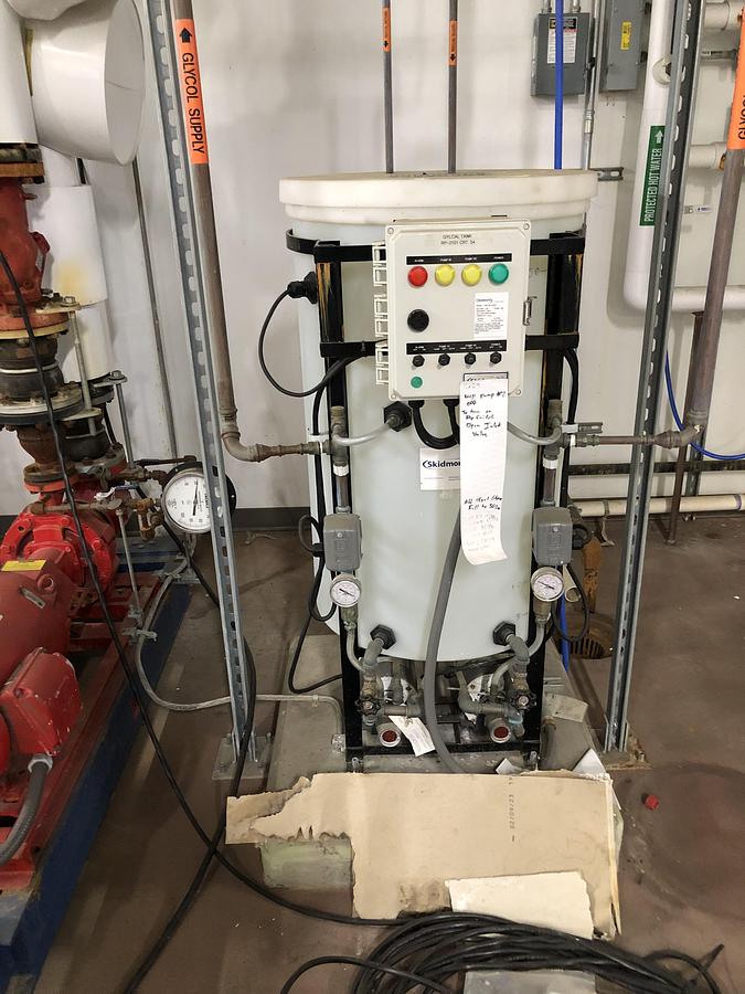 Used Skidmore Commercial Clear Water Tank System with Dual Marathon Motors