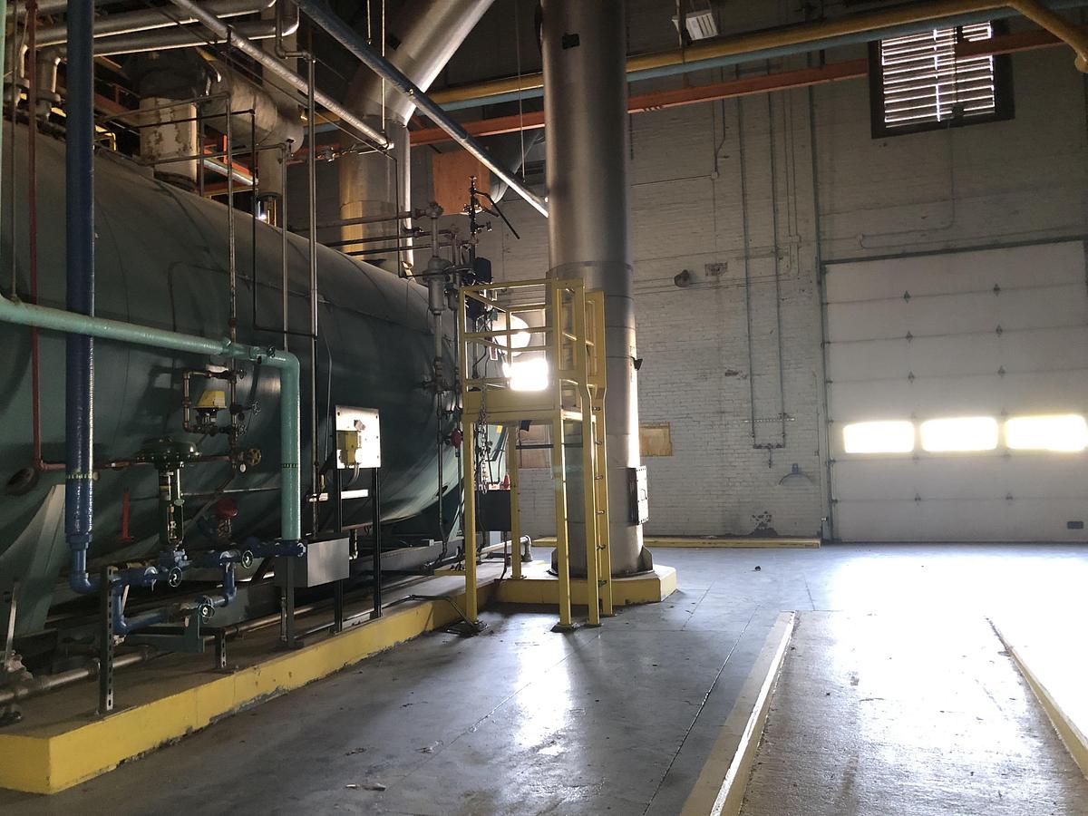 Used Cleaver Brooks 800 HP 150 PSI Commercial Boiler - 4WG-200-800-150 (2004)