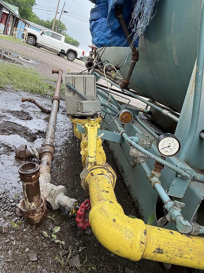 Used 1992 Cleaver Brooks CB-200-150 150 HP High Pressure Steam Boiler Natural Gas Oil Fired 150 PSI S/N L 91225 National Board No. 03010