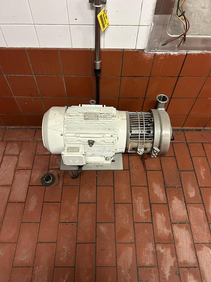 Used Walker Stainless 20,000 Gallon Jacketed Stainless Steel Storage Tanks SA240/T316L R-717 Lot of 4 1997