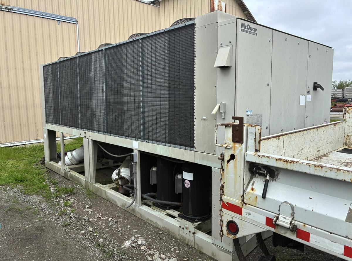Used McQuay 140 Ton Air-Cooled Scroll Chiller AGZ140CHHNN-ER10 2009