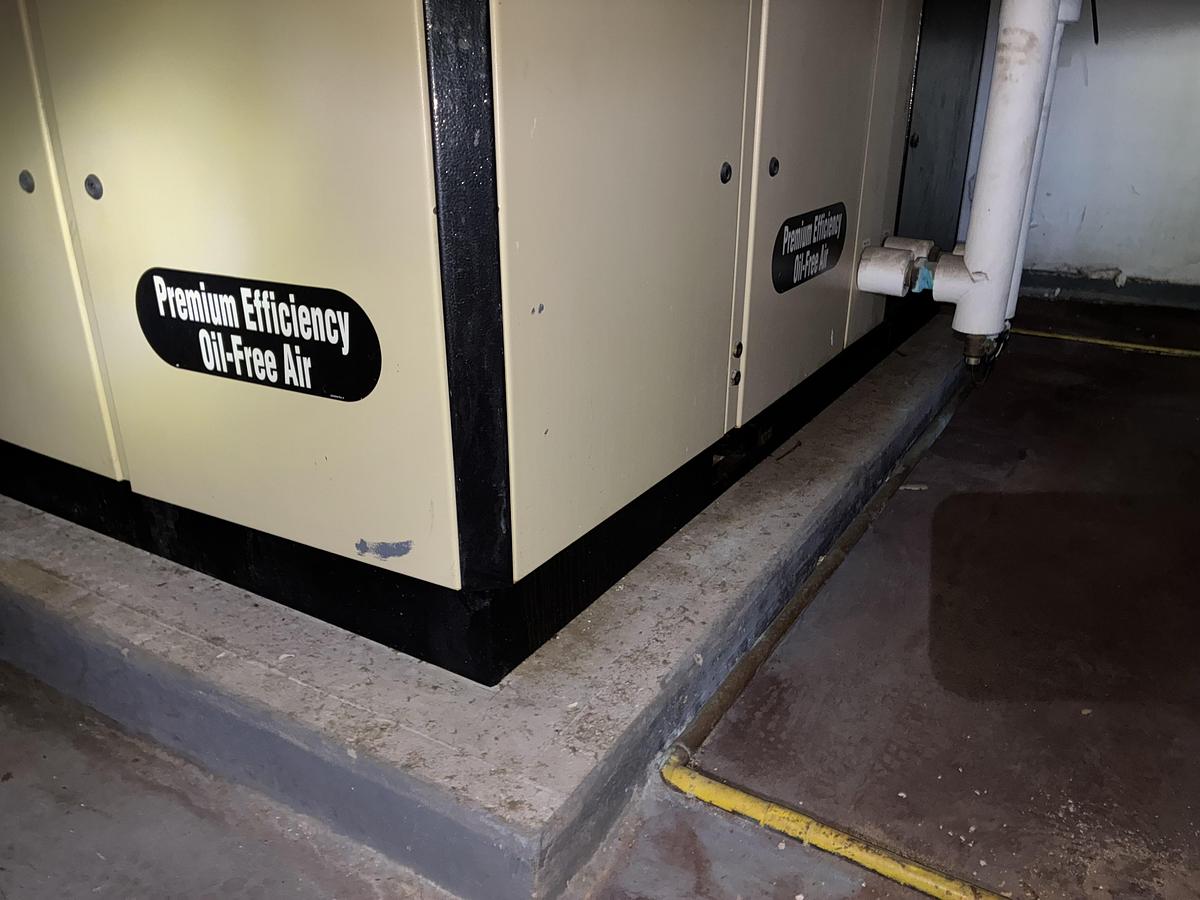 Used Ingersoll Rand NIRVANA IRN125H-OF Oil-Free Rotary Screw Air Compressor