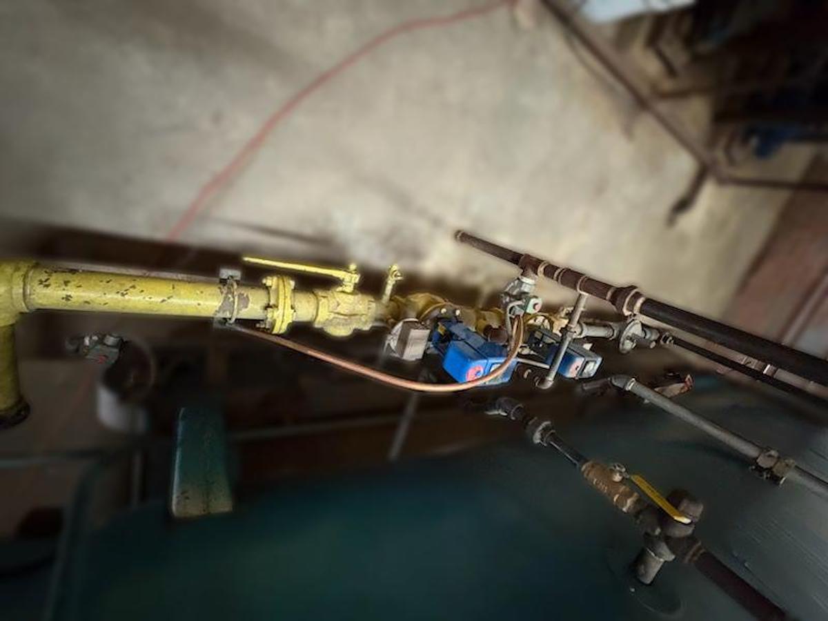 Used Cleaver Brooks 250 HP 150 PSI  Packaged Steam Boiler Natural Gas CB-100-200 (1981)