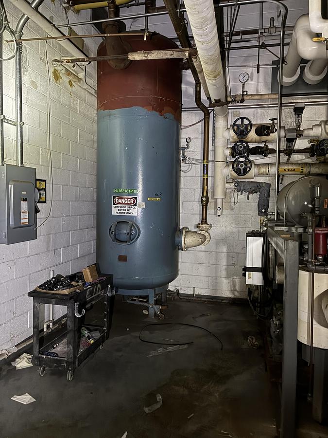 Used Industrial Hot Water Storage Tank System – 120 PSI