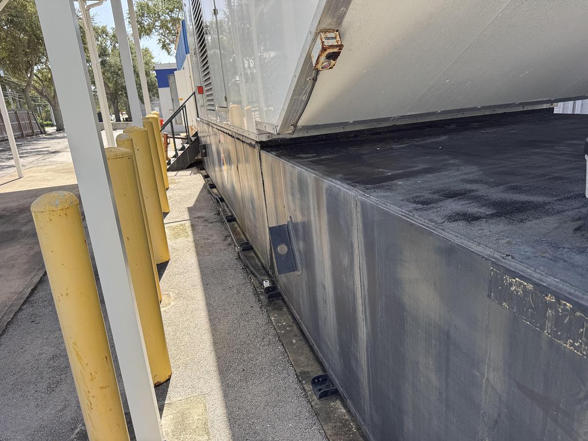 Used Caterpillar 2000 kW Diesel Generator Set - SR4B with SBS2020 Switchgear