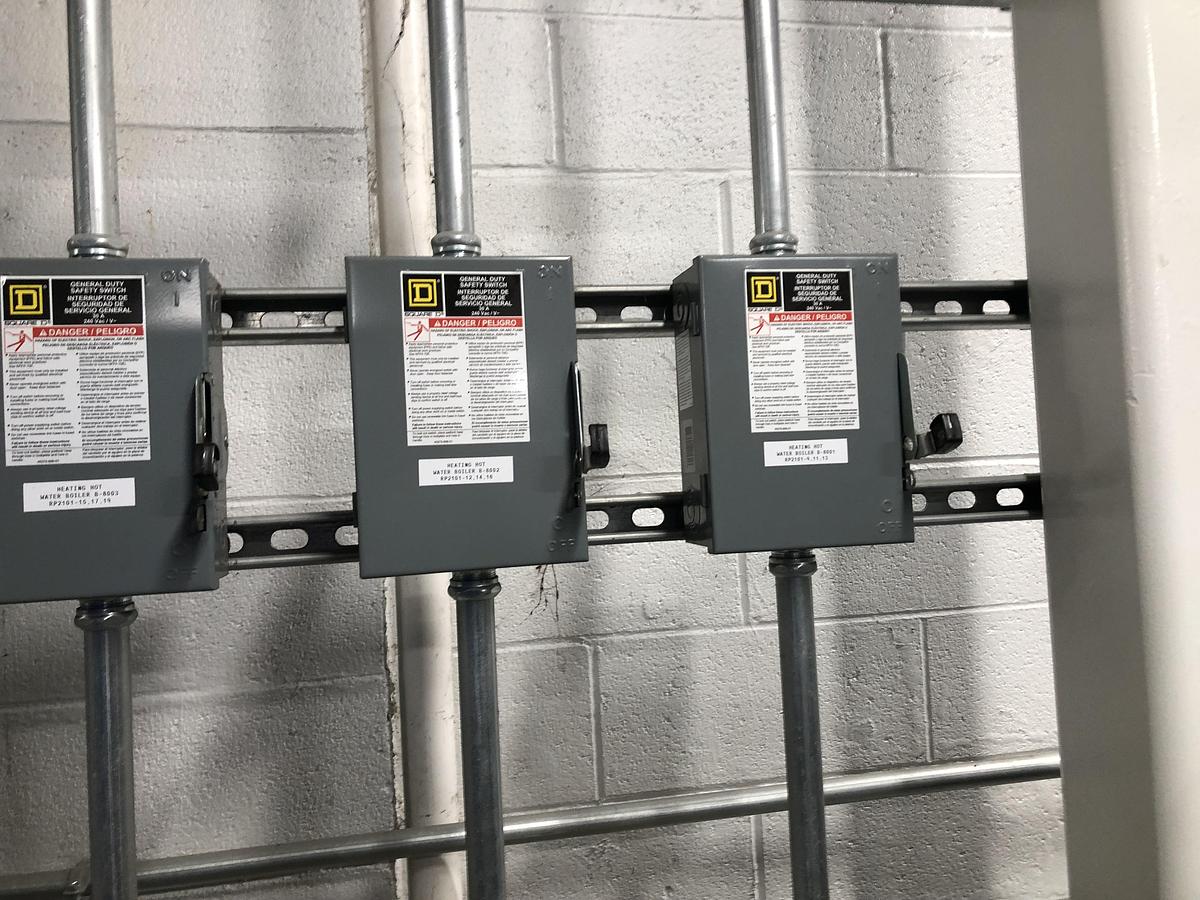 Used AERCO Benchmark Commercial Water Heater System BMK 3000