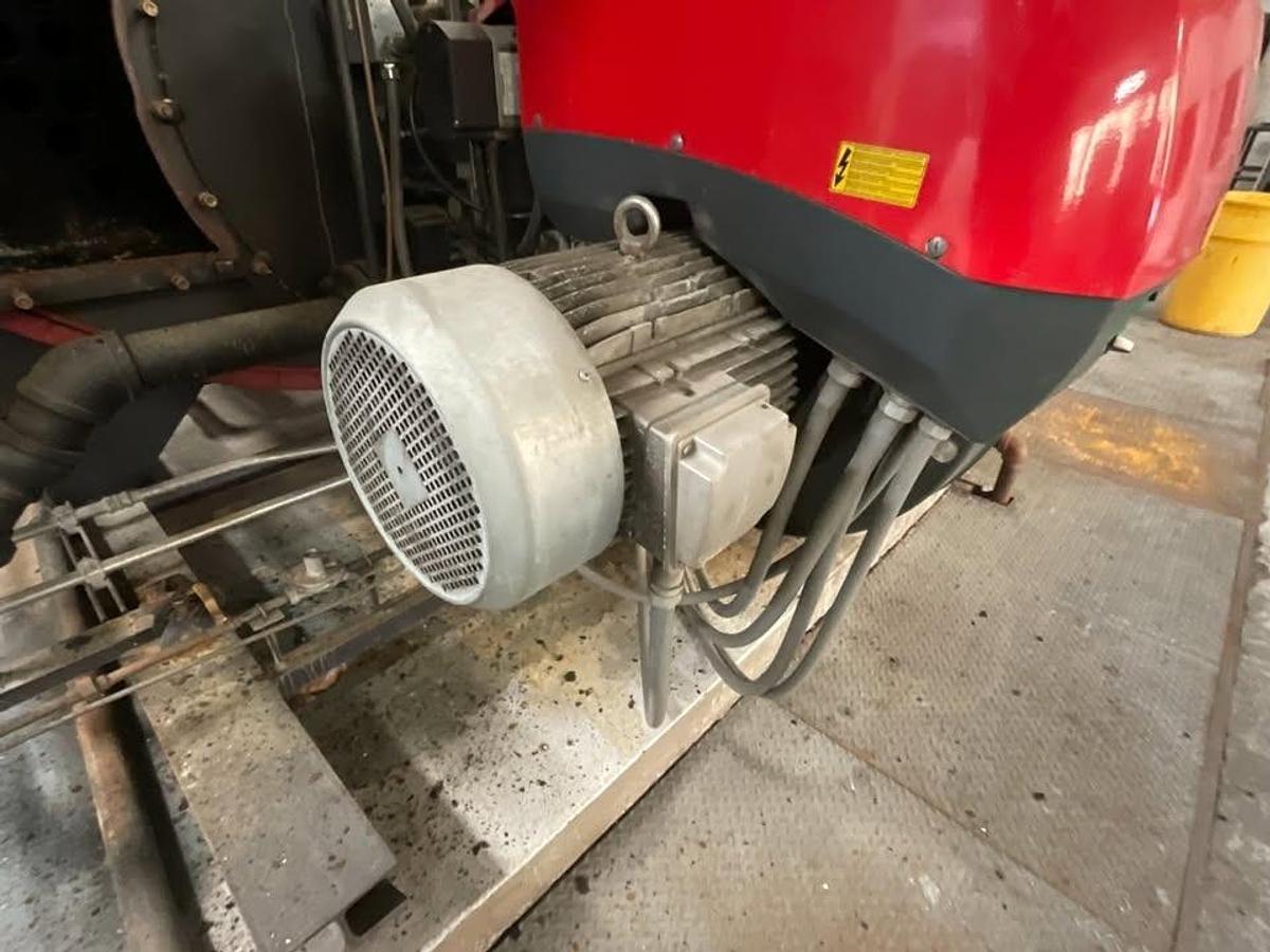 Used Hurst Boiler 400HP 15PSI S2000-15-9 4-Pass Scotch Marine Firetube Steam Boiler 2011