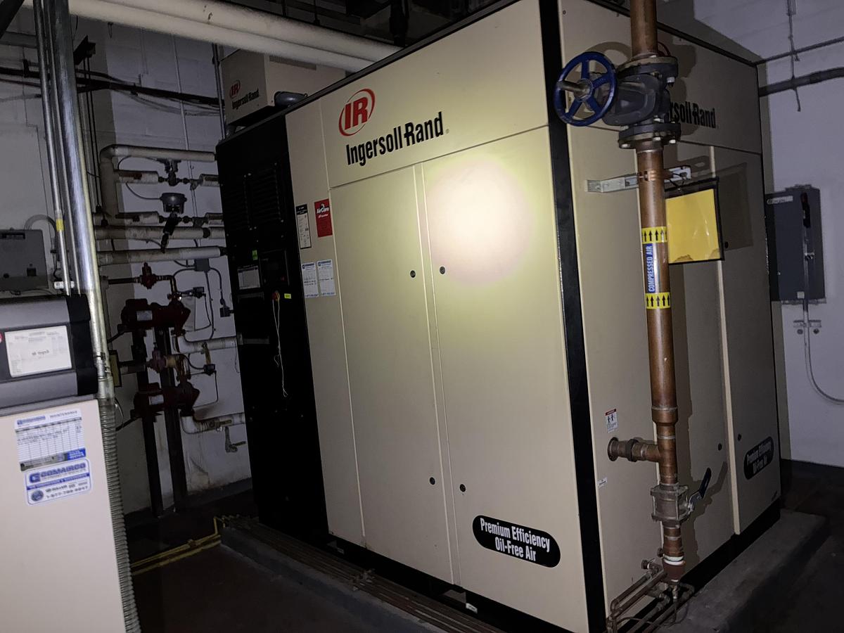 Used Ingersoll Rand NIRVANA IRN125H-OF Oil-Free Rotary Screw Air Compressor