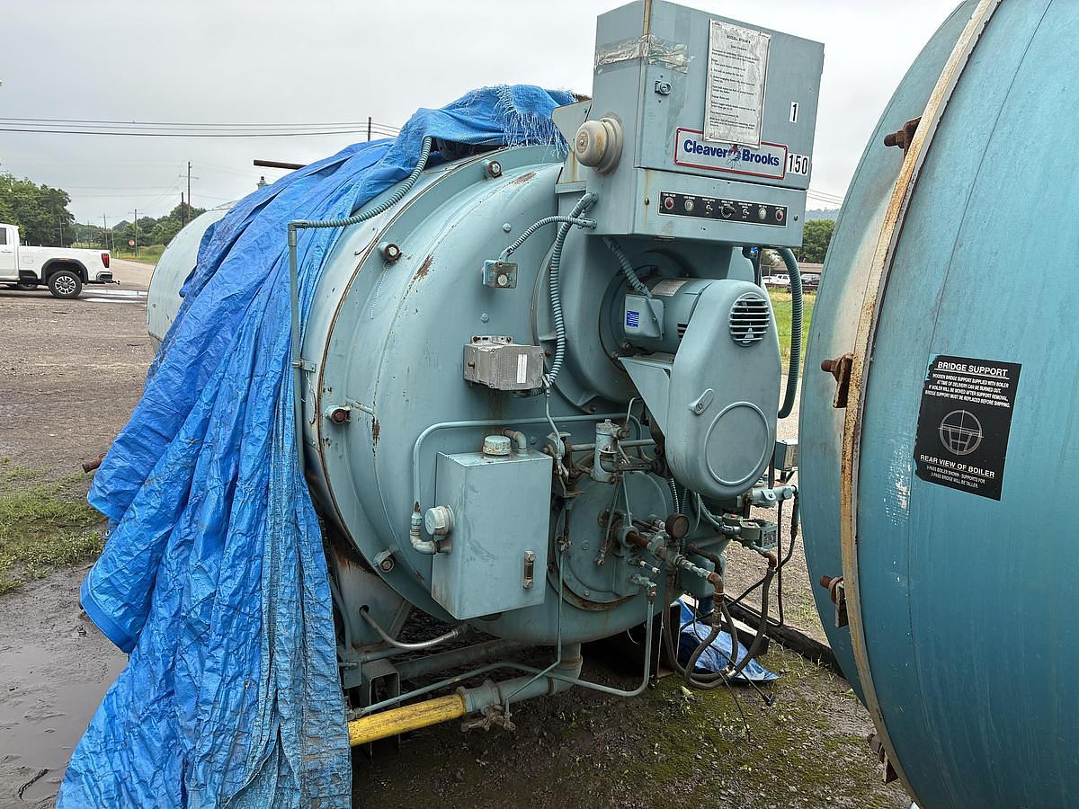 Used 1992 Cleaver Brooks CB-200-150 150 HP High Pressure Steam Boiler Natural Gas Oil Fired 150 PSI S/N L 91225 National Board No. 03010