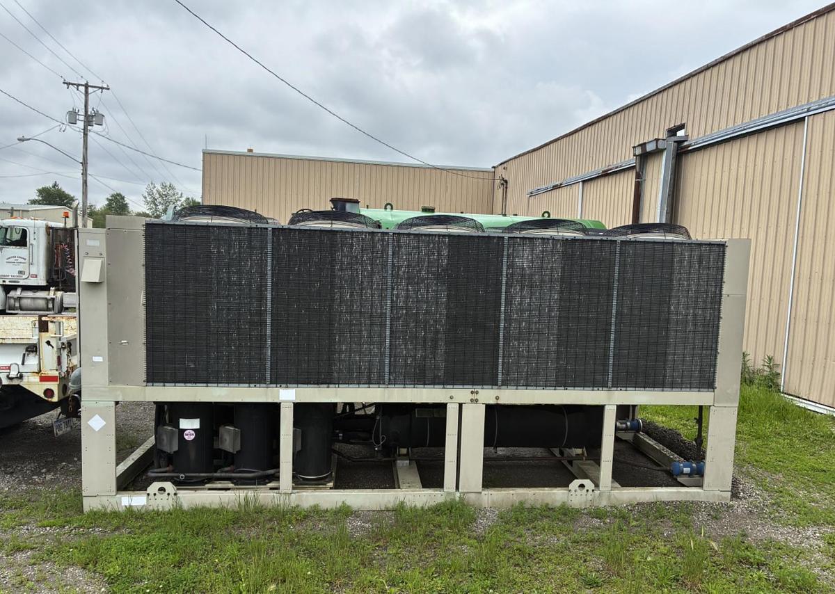 Used McQuay 140 Ton Air-Cooled Scroll Chiller AGZ140CHHNN-ER10 2009