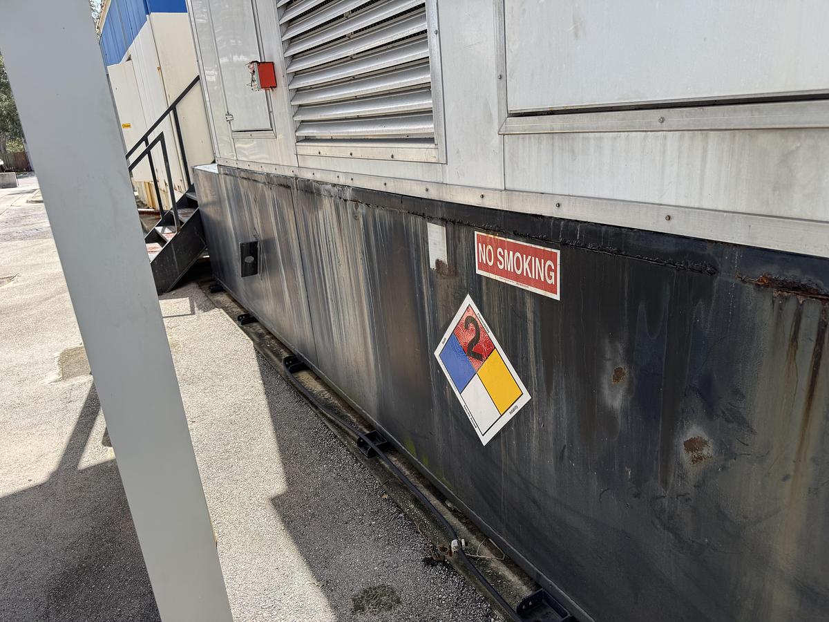 Used Caterpillar 2000 kW Diesel Generator Set - SR4B with SBS2020 Switchgear