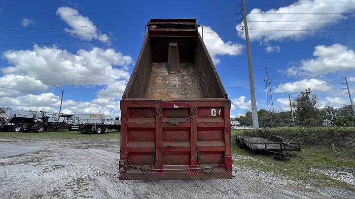 Used 2004 Mack CV713 Granite